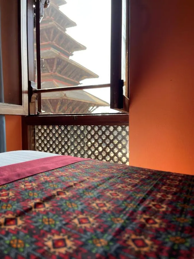 **  Hotel Empire & Rooftop Restaurant Bhatgoan Népal