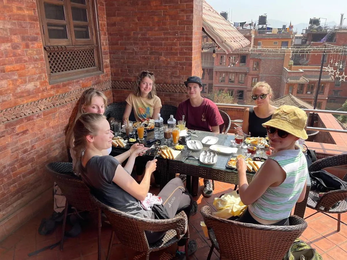 Hotel Empire & Rooftop Restaurant Bhatgoan