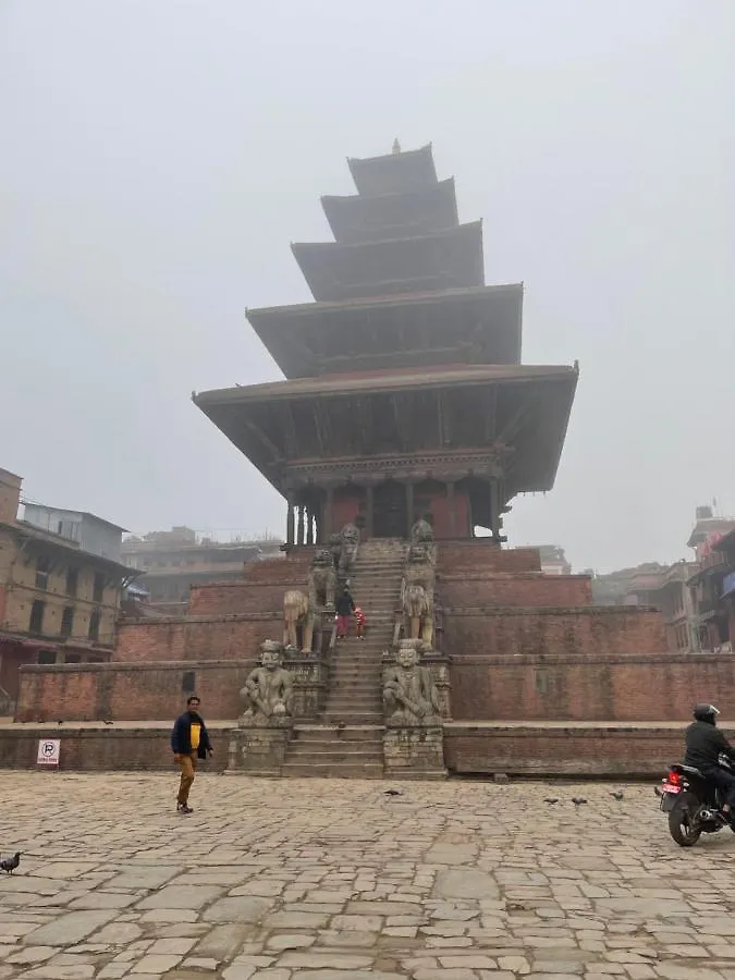 Hotel Empire & Rooftop Restaurant Bhaktapur 2*,