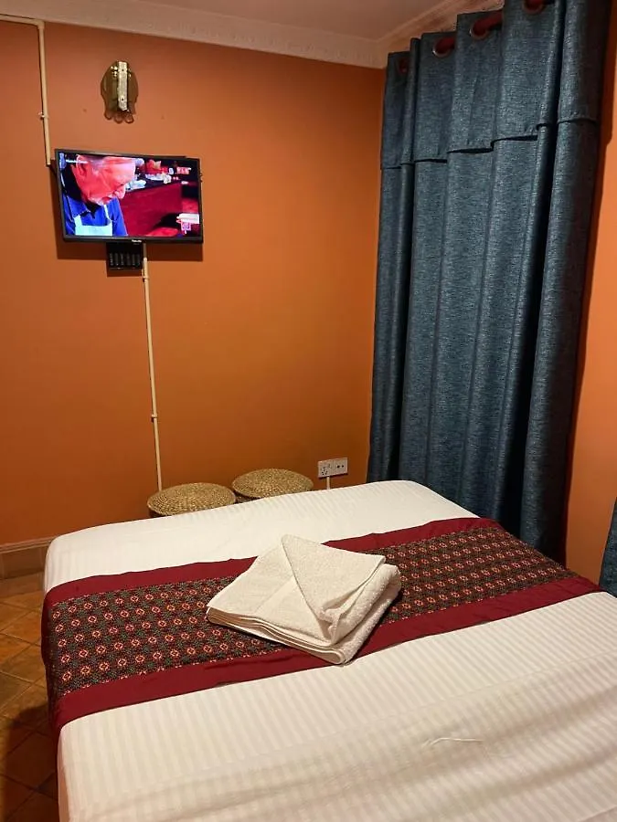 Hotel Empire & Rooftop Restaurant Bhatgoan